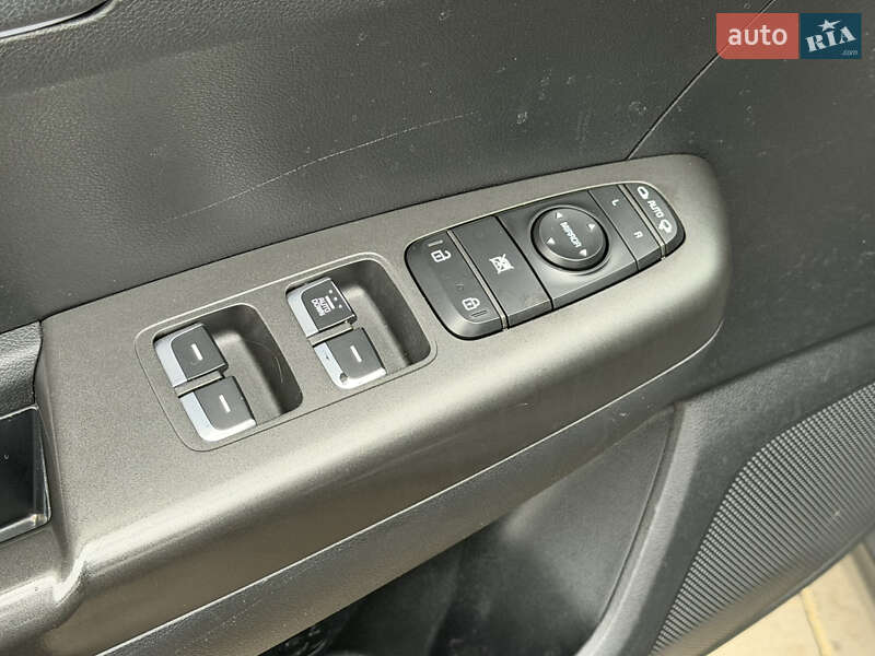 Позашляховик / Кросовер Kia Sportage 2017 в Миколаєві