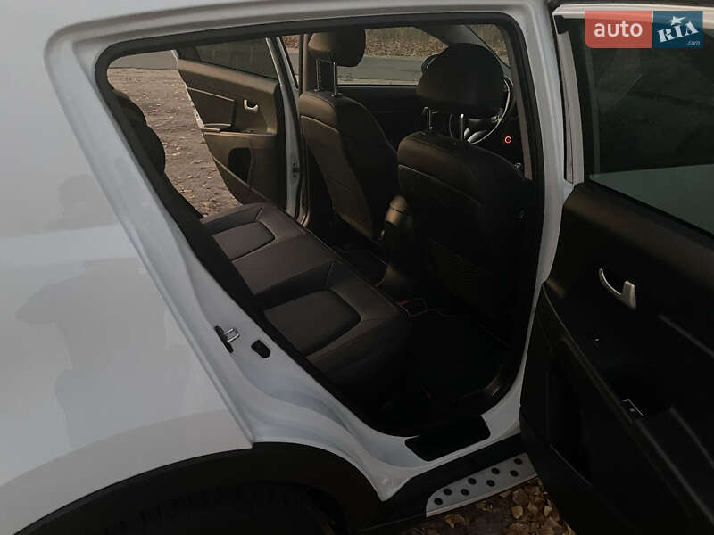 Внедорожник / Кроссовер Kia Sportage 2013 в Киеве