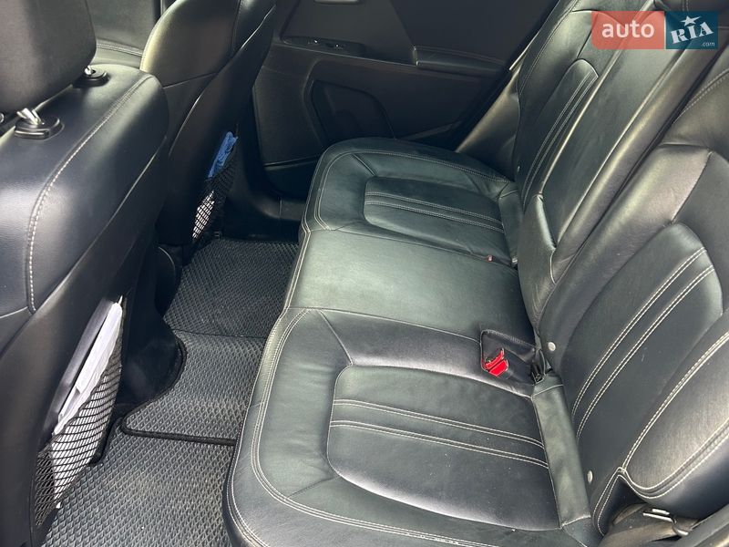 Внедорожник / Кроссовер Kia Sportage 2012 в Валках