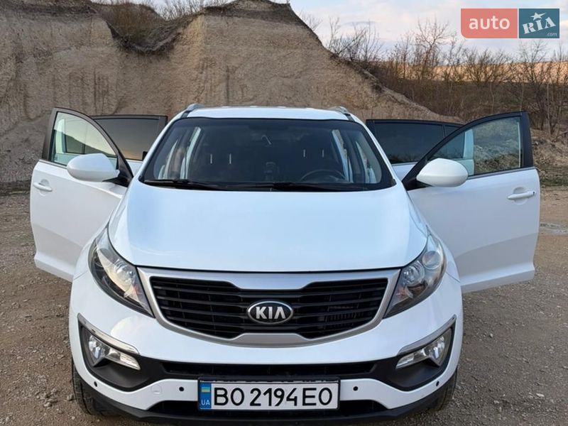 Внедорожник / Кроссовер Kia Sportage 2013 в Тернополе