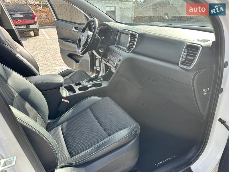 Внедорожник / Кроссовер Kia Sportage 2016 в Дубно