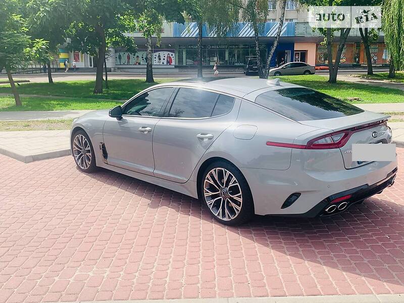 Лифтбек Kia Stinger 2018 в Львове