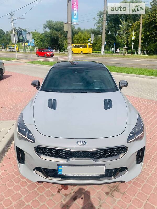 Лифтбек Kia Stinger 2018 в Львове
