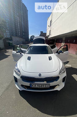 Седан Kia Stinger 2019 в Киеве