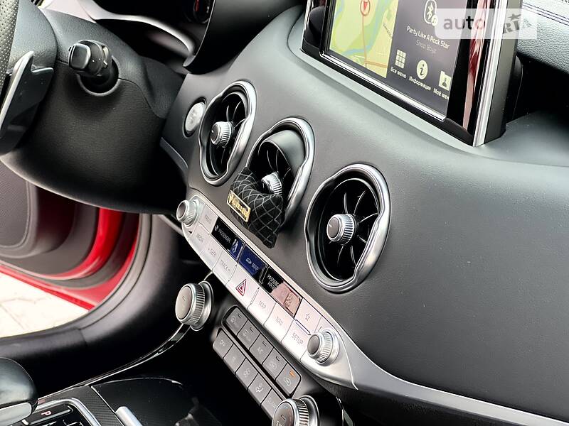 Лифтбек Kia Stinger 2018 в Мукачево