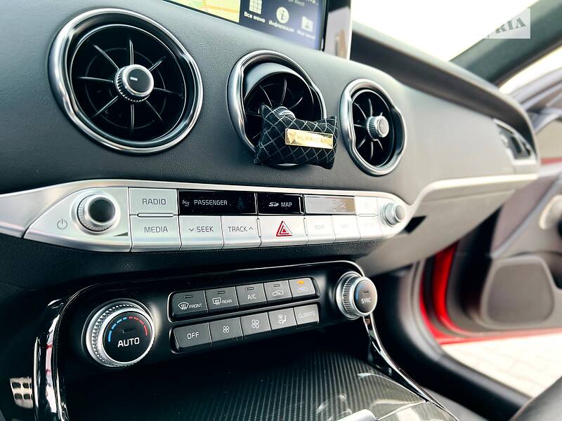 Лифтбек Kia Stinger 2018 в Мукачево