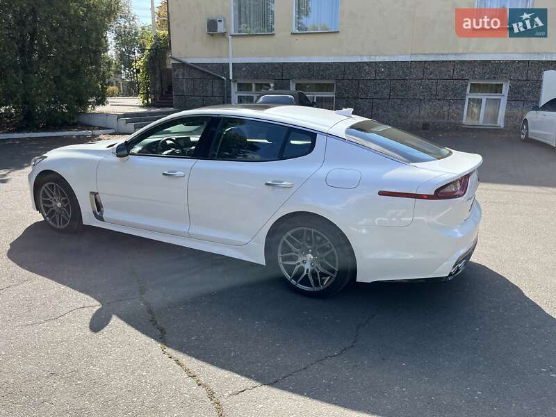 Фастбек Kia Stinger 2017 в Одесі