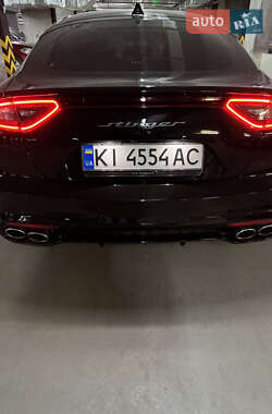 Фастбэк Kia Stinger 2017 в 
