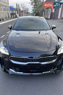 Фастбэк Kia Stinger 2018 в 