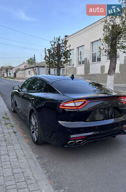 Фастбэк Kia Stinger 2018 в 