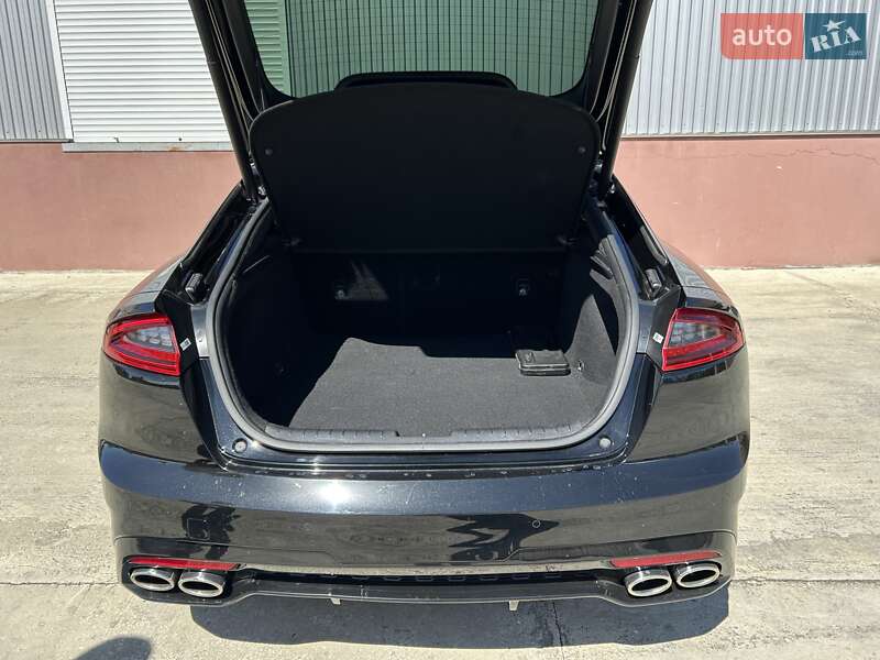 Фастбэк Kia Stinger 2018 в Черновцах