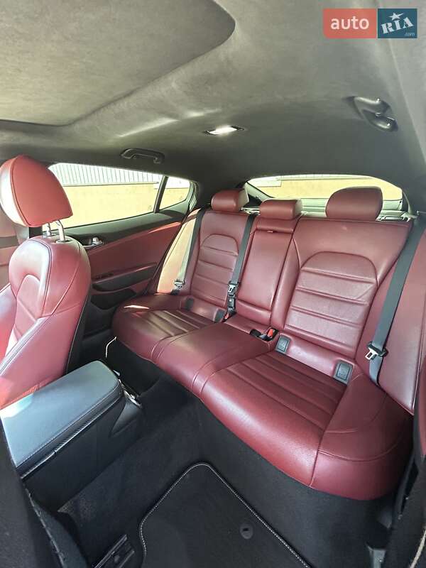 Фастбэк Kia Stinger 2018 в Черновцах