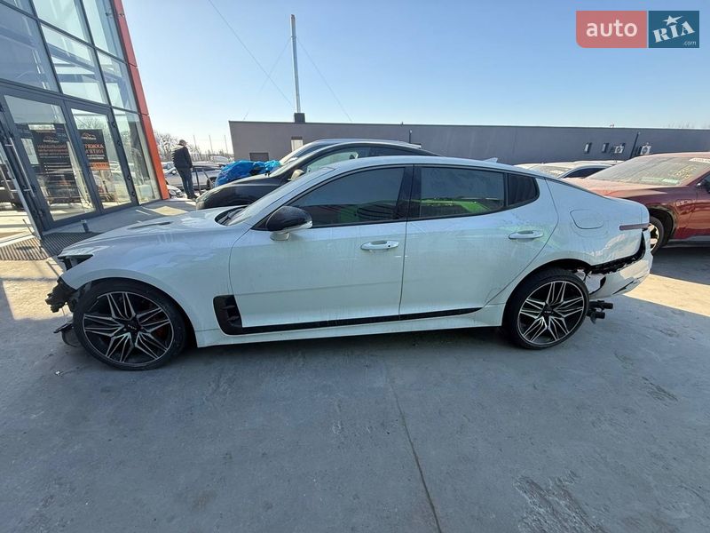 Лифтбек Kia Stinger 2021 в Львове