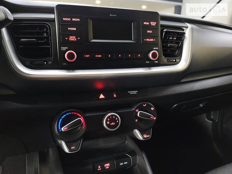 Позашляховик / Кросовер Kia Stonic 2017 в Києві