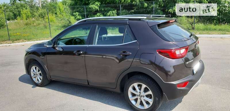 Внедорожник / Кроссовер Kia Stonic 2018 в Киеве