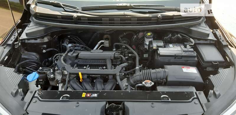 Внедорожник / Кроссовер Kia Stonic 2018 в Киеве