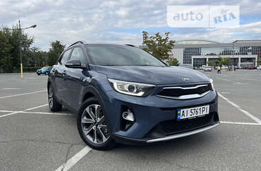 Внедорожник / Кроссовер Kia Stonic 2018 в 