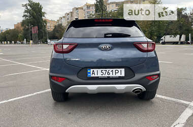 Внедорожник / Кроссовер Kia Stonic 2018 в 