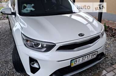 Позашляховик / Кросовер Kia Stonic 2017 в Полтаві