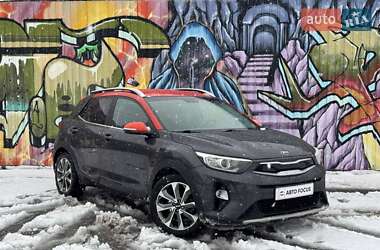 Внедорожник / Кроссовер Kia Stonic 2018 в Киеве