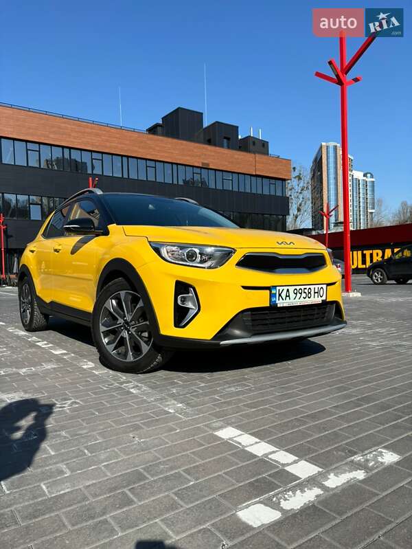 Позашляховик / Кросовер Kia Stonic 2022 в Києві