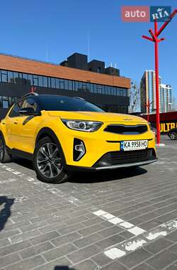 Позашляховик / Кросовер Kia Stonic 2022 в Києві