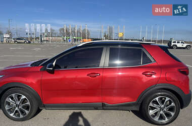 Внедорожник / Кроссовер Kia Stonic 2018 в 