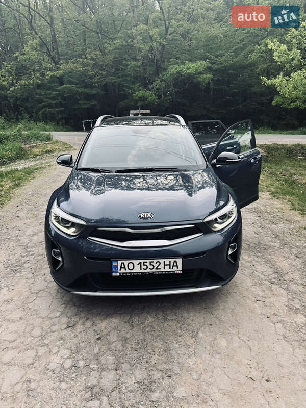 Внедорожник / Кроссовер Kia Stonic 2020 в Виноградове