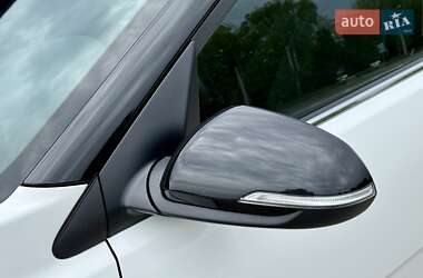Внедорожник / Кроссовер Kia Stonic 2020 в 