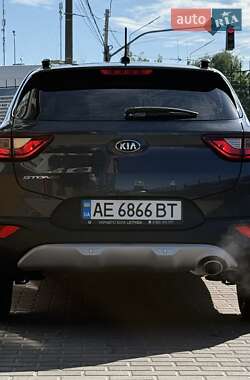 Внедорожник / Кроссовер Kia Stonic 2020 в 