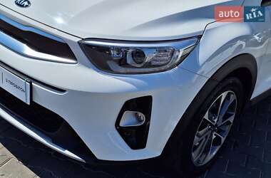 Внедорожник / Кроссовер Kia Stonic 2020 в 