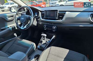 Внедорожник / Кроссовер Kia Stonic 2020 в 