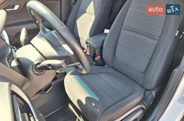 Внедорожник / Кроссовер Kia Stonic 2020 в 