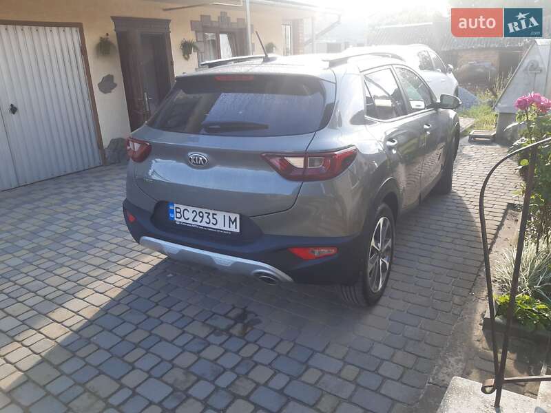 Позашляховик / Кросовер Kia Stonic 2017 в Львові