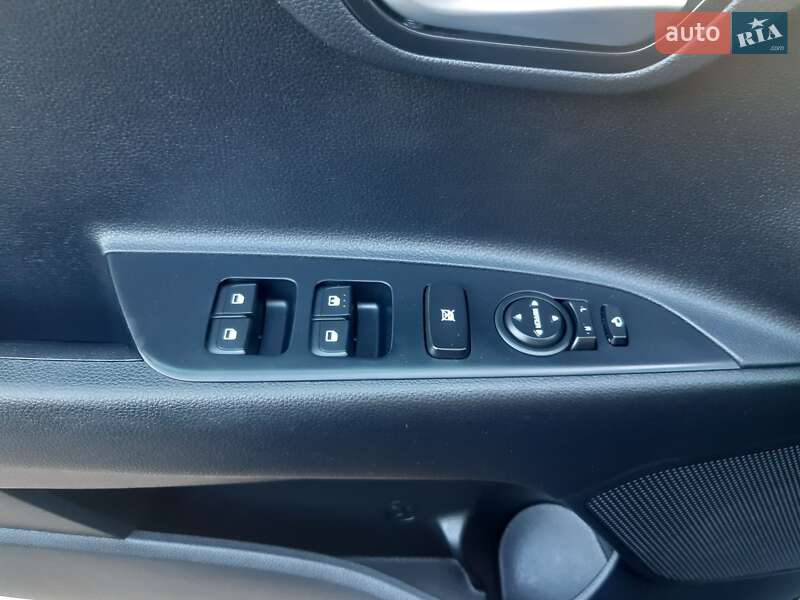 Позашляховик / Кросовер Kia Stonic 2017 в Львові
