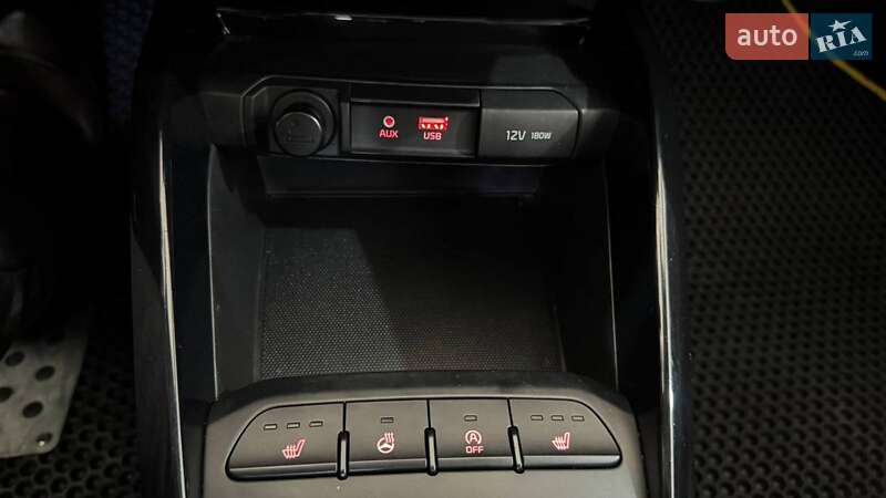 Позашляховик / Кросовер Kia Stonic 2018 в Ужгороді