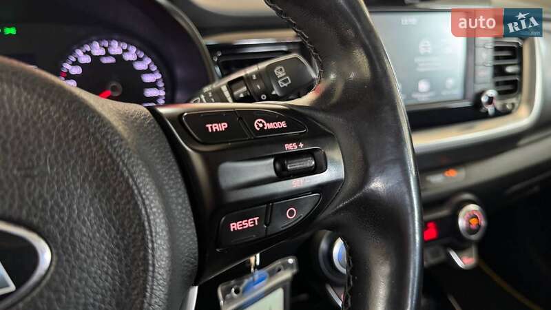 Позашляховик / Кросовер Kia Stonic 2018 в Ужгороді