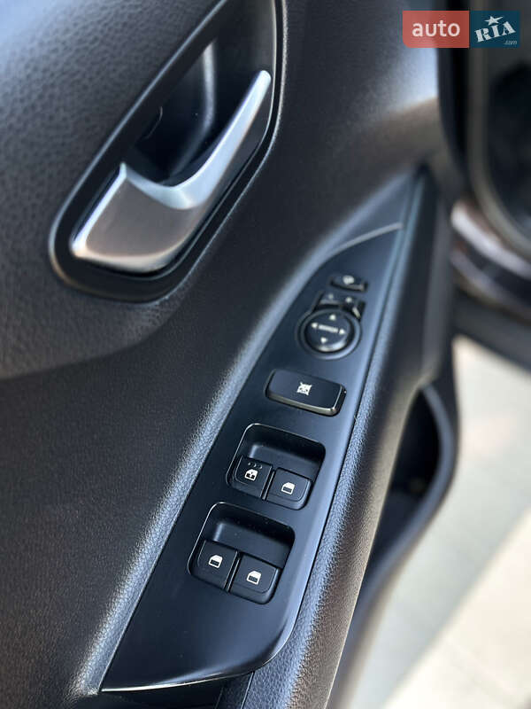 Внедорожник / Кроссовер Kia Stonic 2018 в Мукачево