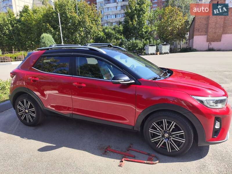 Внедорожник / Кроссовер Kia Stonic 2018 в Харькове