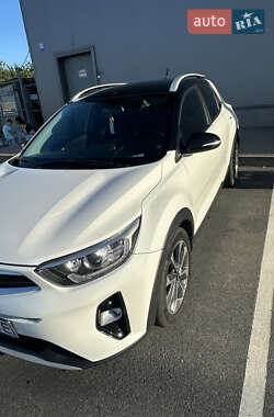 Внедорожник / Кроссовер Kia Stonic 2021 в Киеве