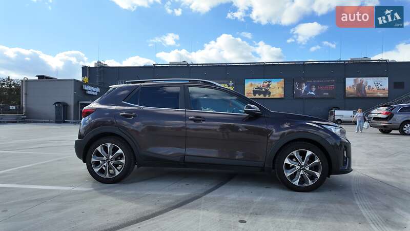 Позашляховик / Кросовер Kia Stonic 2017 в Києві