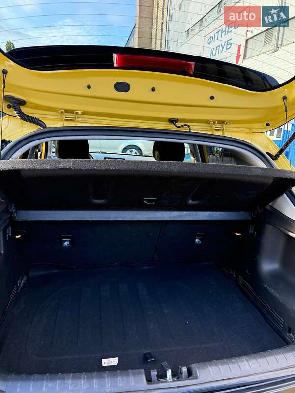 Позашляховик / Кросовер Kia Stonic 2020 в Києві