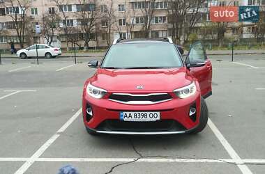 Внедорожник / Кроссовер Kia Stonic 2019 в Киеве