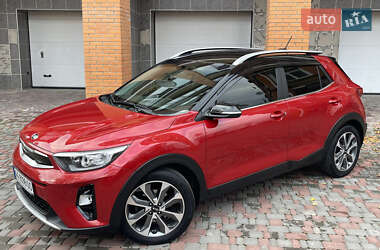 Внедорожник / Кроссовер Kia Stonic 2019 в 
