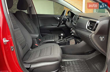 Внедорожник / Кроссовер Kia Stonic 2019 в 