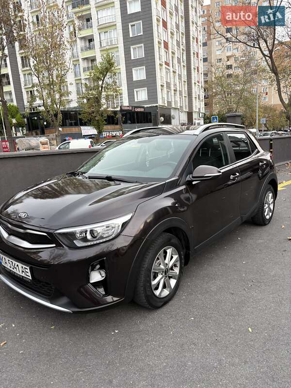 Внедорожник / Кроссовер Kia Stonic 2019 в Киеве