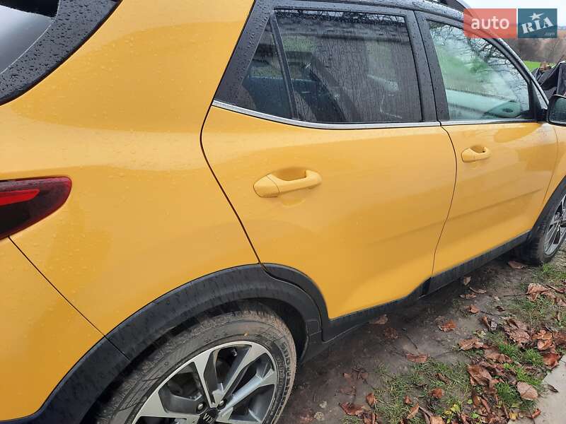 Внедорожник / Кроссовер Kia Stonic 2018 в Черкассах