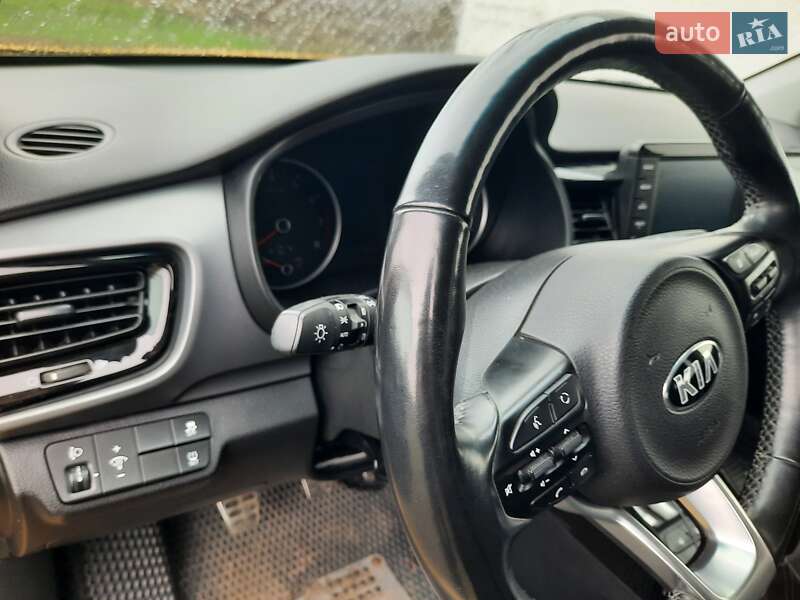 Внедорожник / Кроссовер Kia Stonic 2018 в Черкассах
