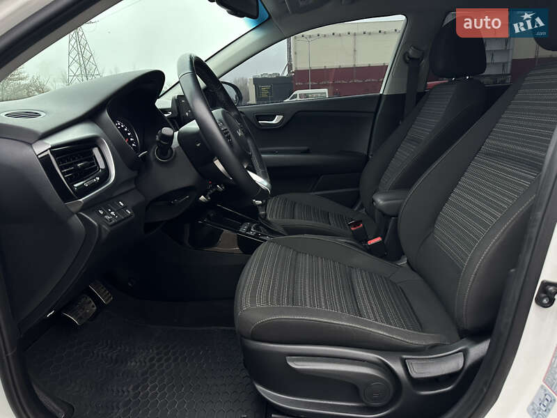 Внедорожник / Кроссовер Kia Stonic 2021 в Киеве