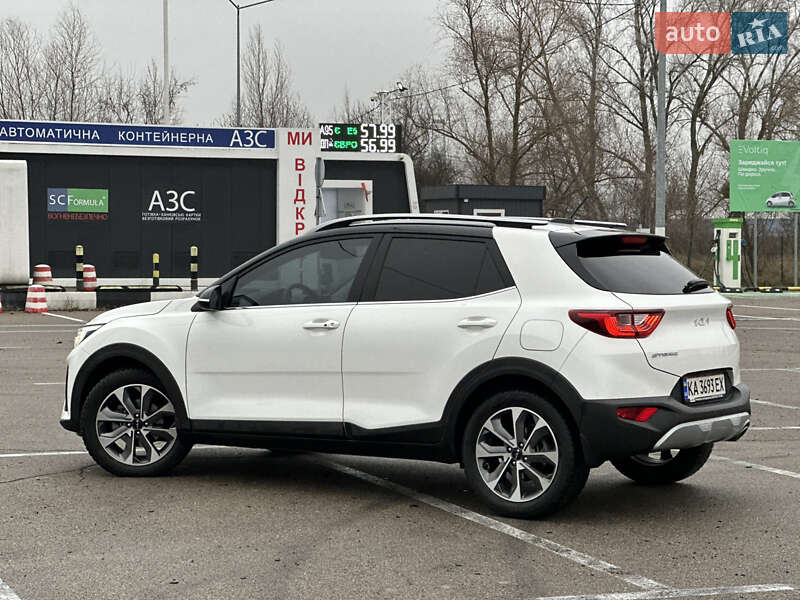 Внедорожник / Кроссовер Kia Stonic 2021 в Киеве